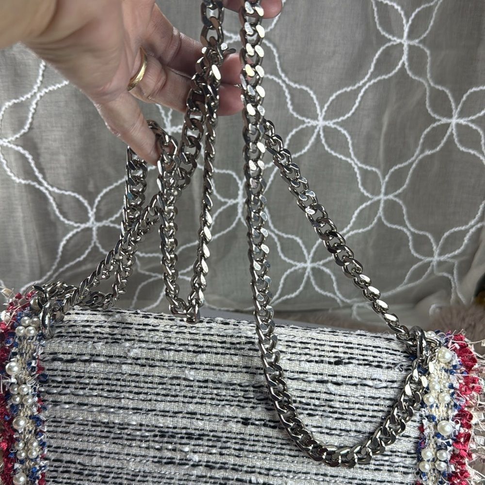 Zara, Multicoloured woven crossbody bag. Pearl and frayed detail on the flap. - Picture 7 of 14